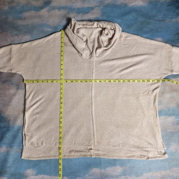 NWOT Status by Chenault Cowl Neck Oversized Tunic - Picture 8 of 13